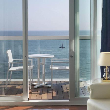 Hotel Tiffany'S Riccione Exterior foto
