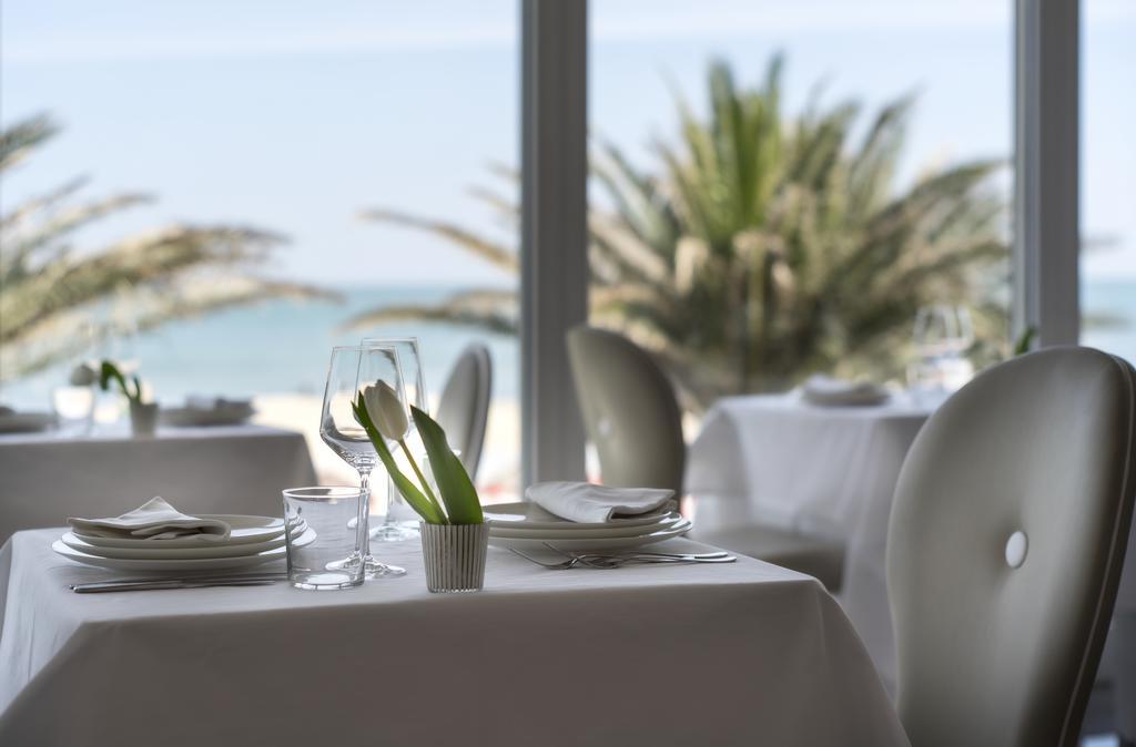 Hotel Tiffany'S Riccione Exterior foto